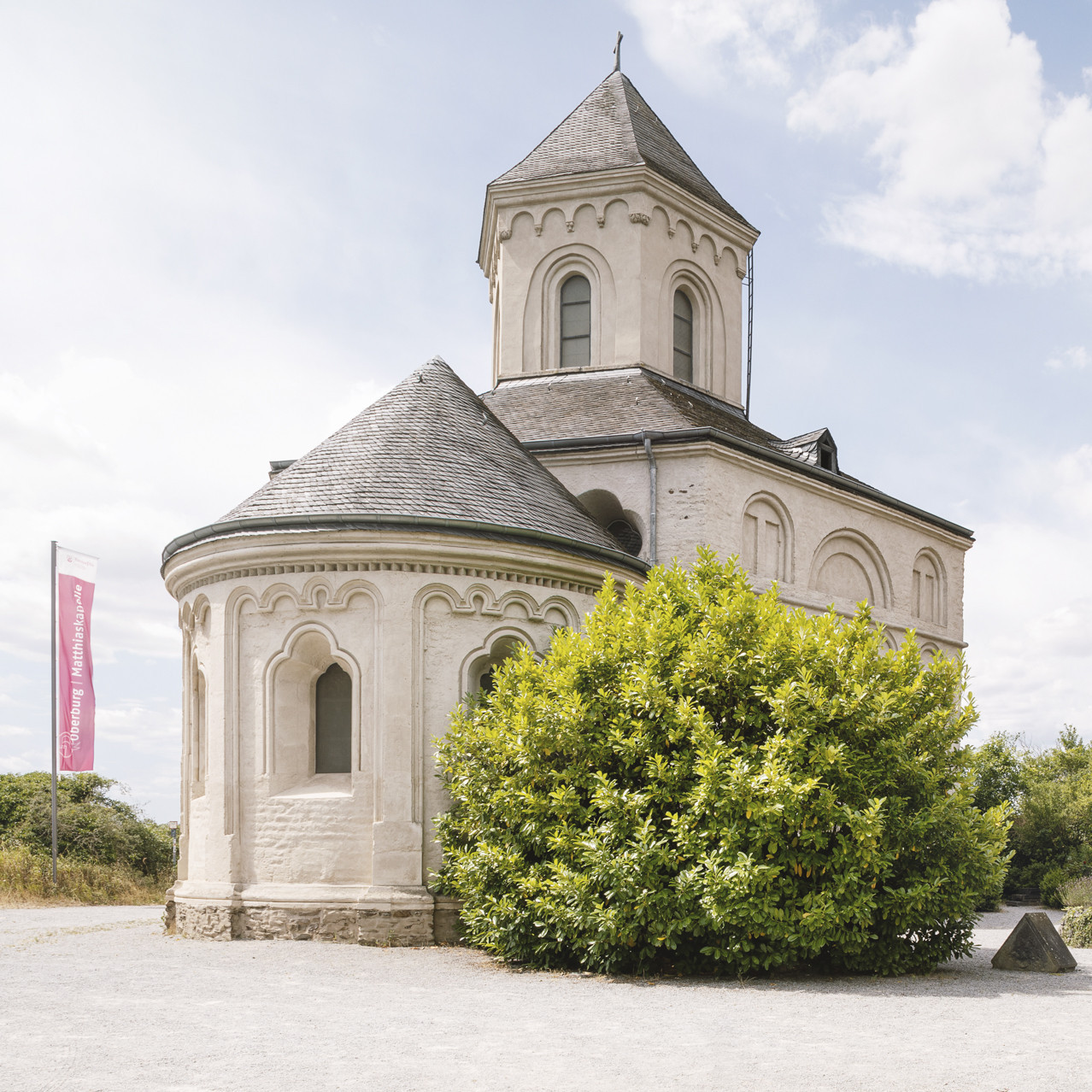 Matthiaskapelle mit Oberburg